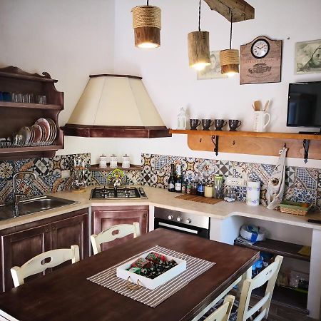 Villa Sa Pruna Oliena Bagian luar foto