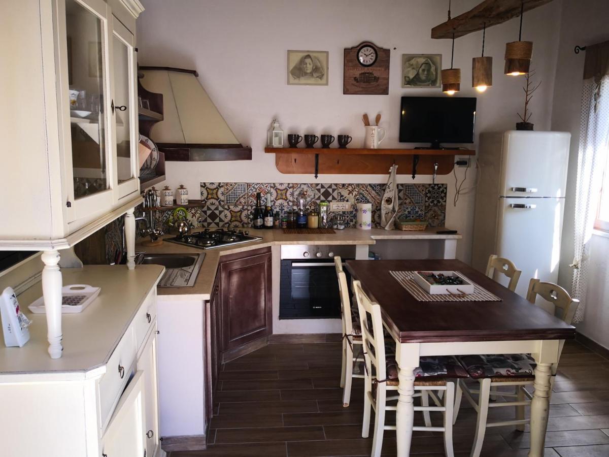 Villa Sa Pruna Oliena Bagian luar foto