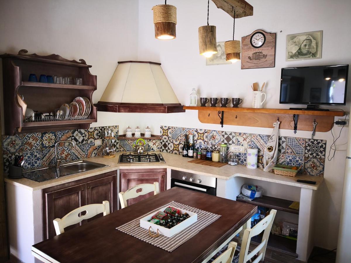 Villa Sa Pruna Oliena Bagian luar foto