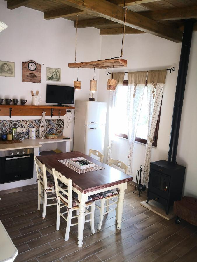 Villa Sa Pruna Oliena Bagian luar foto