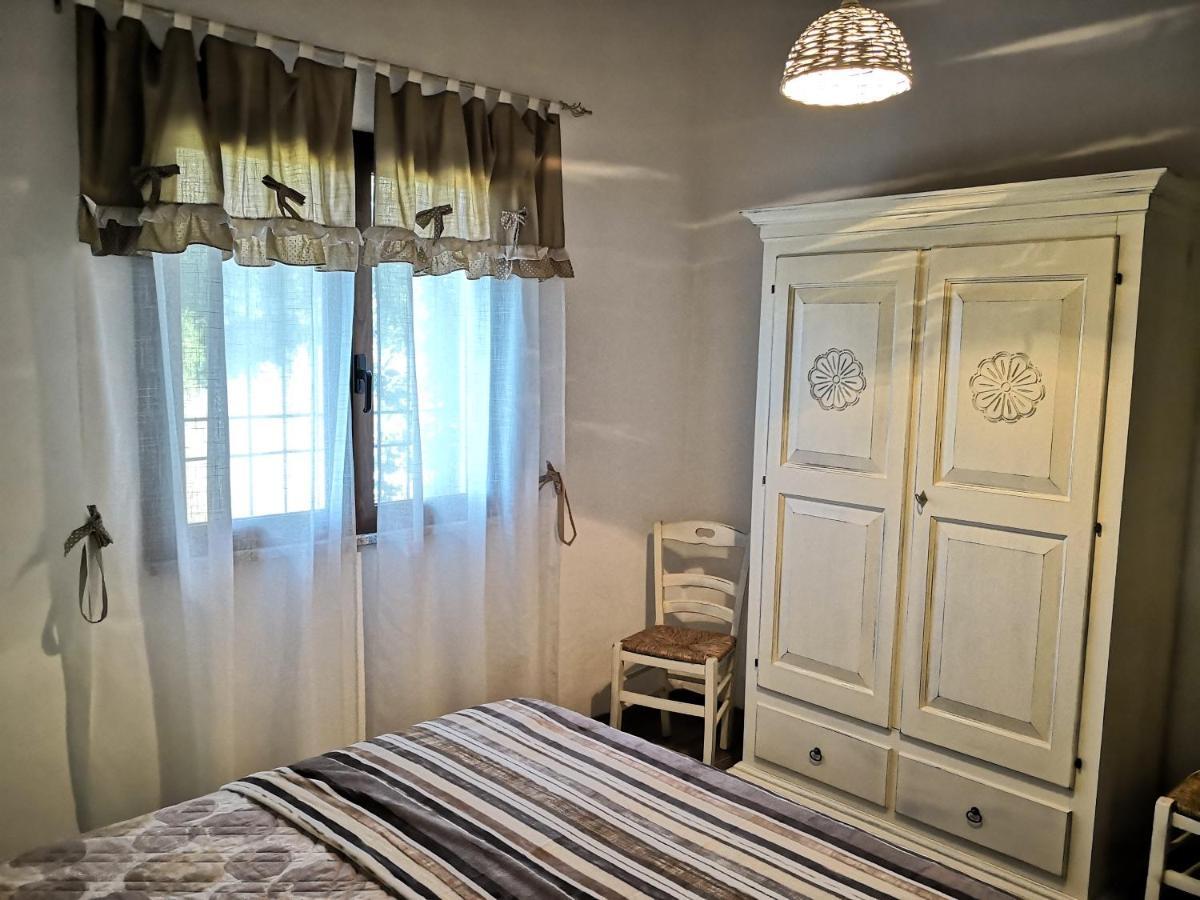 Villa Sa Pruna Oliena Bagian luar foto